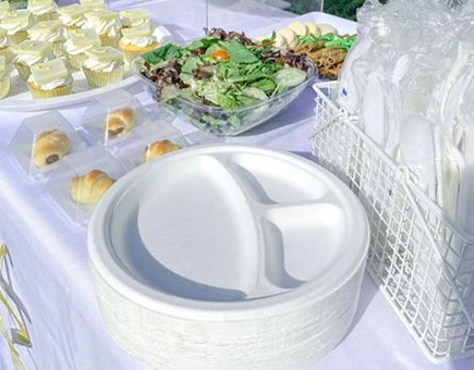 Um brinde ao sucesso: celebrando a graduação com estilo Um brinde ao sucesso: celebrando a graduação com estilo