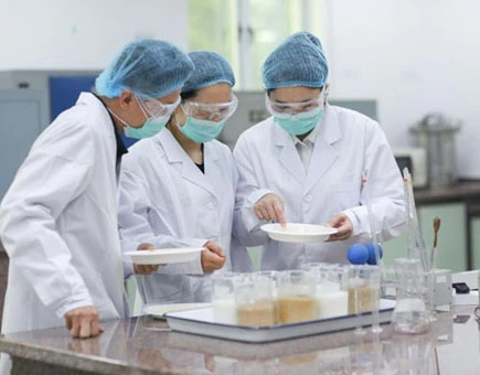 Nossa promessa de qualidade: um olhar detalhado sobre o processo de produção da amostra ao produto acabado Nossa promessa de qualidade: um olhar detalhado sobre o processo de produção da amostra ao produto acabado